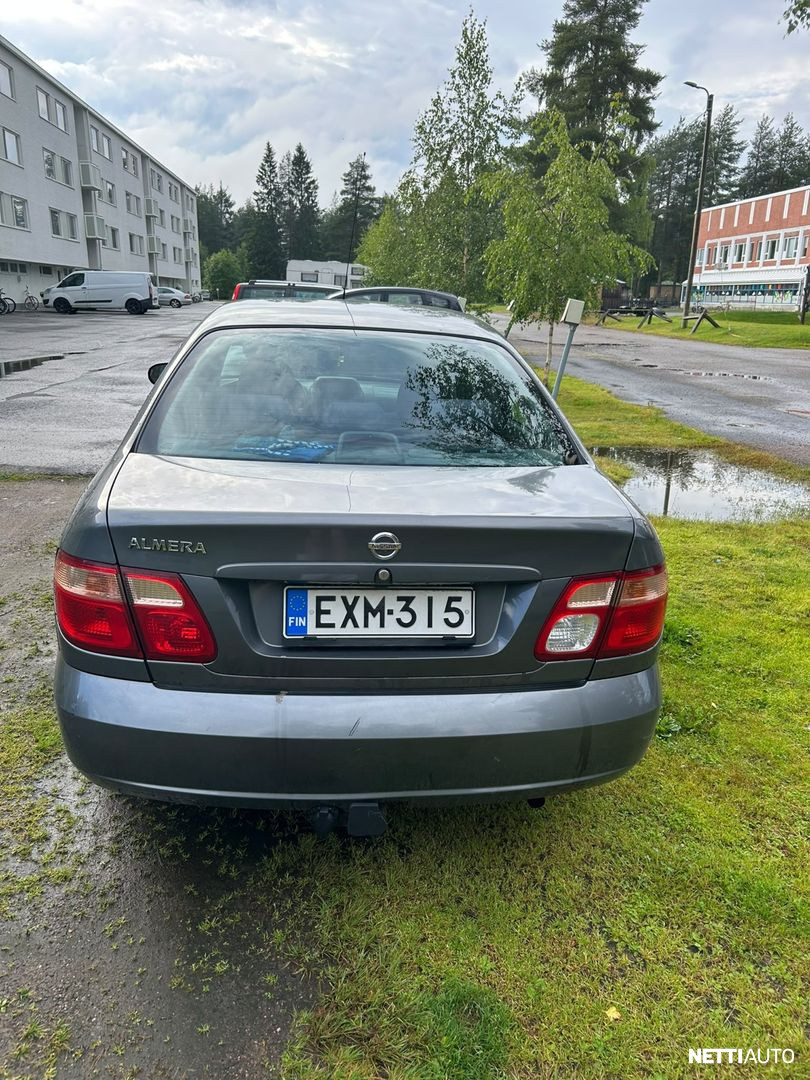 Nissan Almera