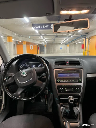 Skoda Octavia Combi 2,0 TDI 140 Elegance 2011, kuva 7/14