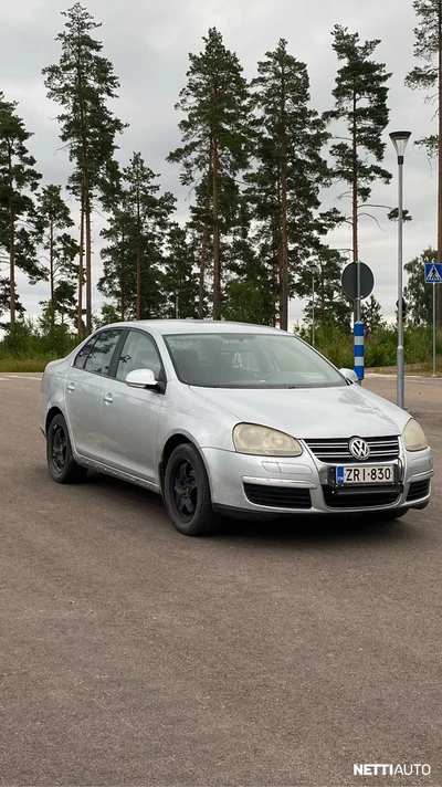 Volkswagen Jetta 2005, kuva 2/8