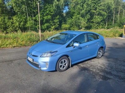 Toyota Prius PHEV Premium 2013, photo 1/10
