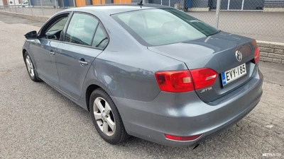 Volkswagen Jetta 2012, kuva 2/10