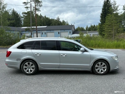 Skoda Superb 2010, kuva 4/8