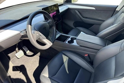 Tesla Model Y Performance 2022, kuva 3/5
