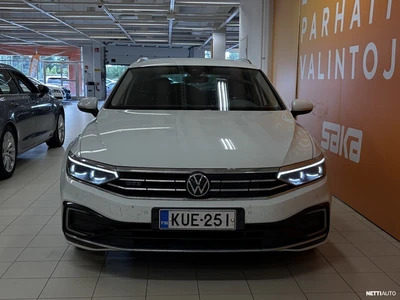 Volkswagen Passat 2021, photo 2/13