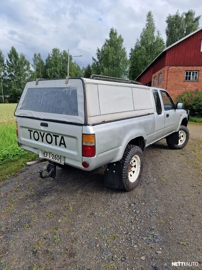 Toyota Hilux 1990, kuva 3/10
