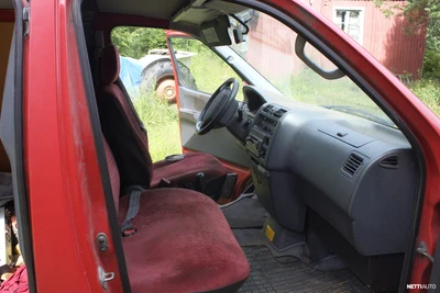 Toyota Hiace D 4D 2004, photo 6/9