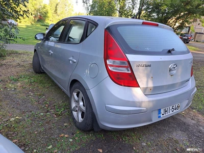 Hyundai i30 2007, photo 3/4