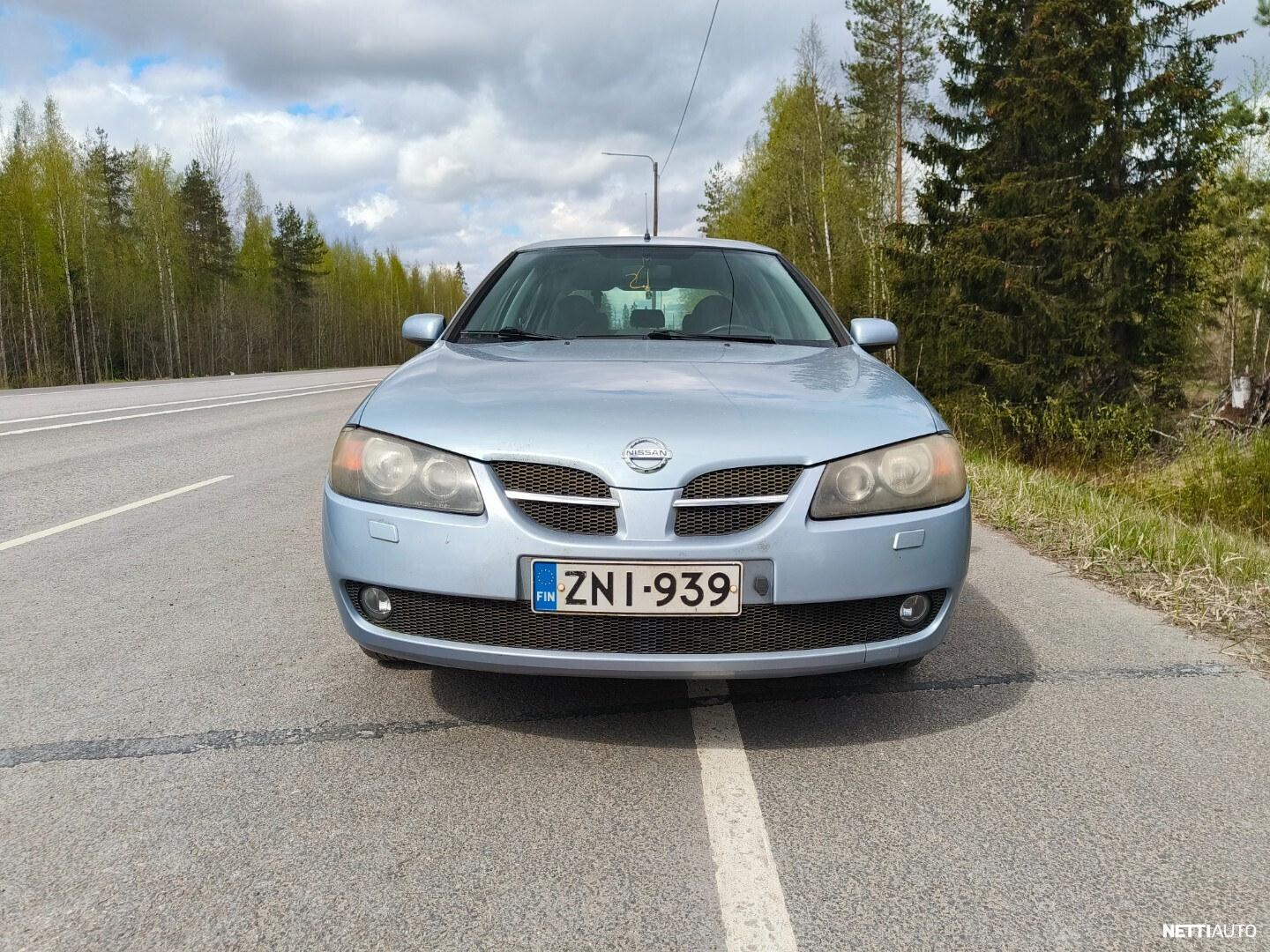 Nissan Almera