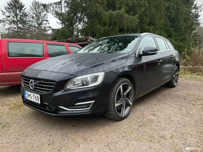 Volvo V60 2013, photo 2/4