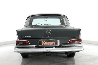 Mercedes-Benz 220 1964, kuva 4/17