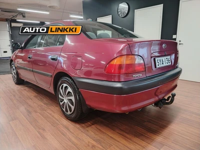 Toyota Avensis 1.8i Sedan 2000, kuva 3/12