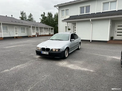 BMW 523 1996, photo 1/7