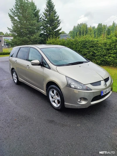 Mitsubishi Grandis 2007, photo 2/10