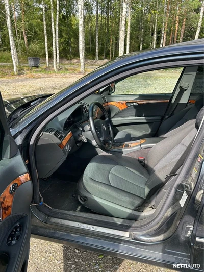 Mercedes-Benz E 2003, kuva 4/9