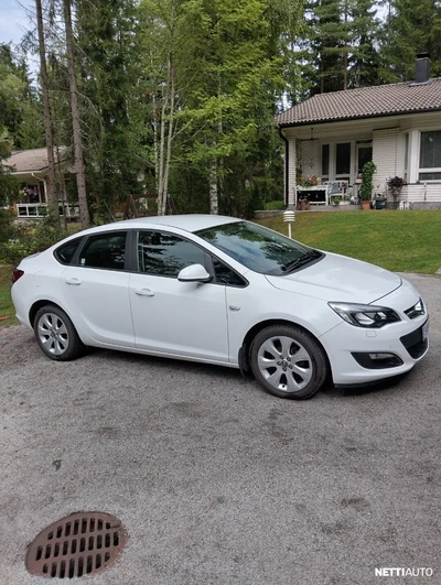 Opel Astra 2013, kuva 7/12
