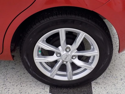 Nissan Micra 2015, kuva 5/10