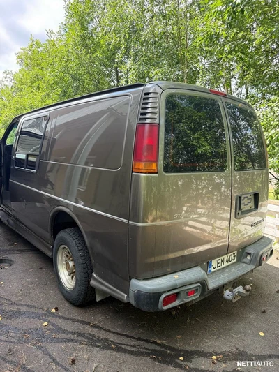 Chevrolet Chevy Van 2001, kuva 2/5
