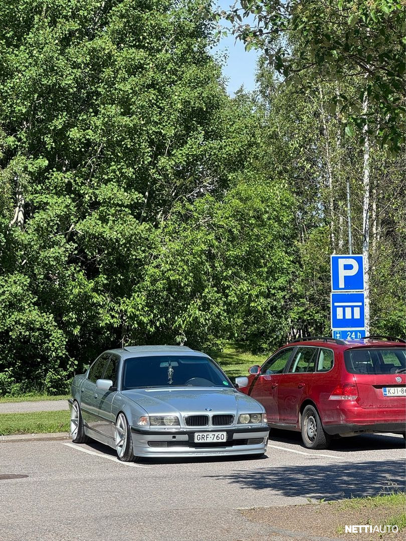 BMW 740