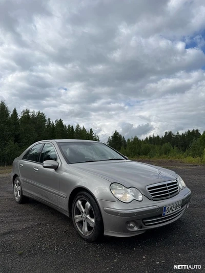 Mercedes-Benz C 2004, kuva 2/10