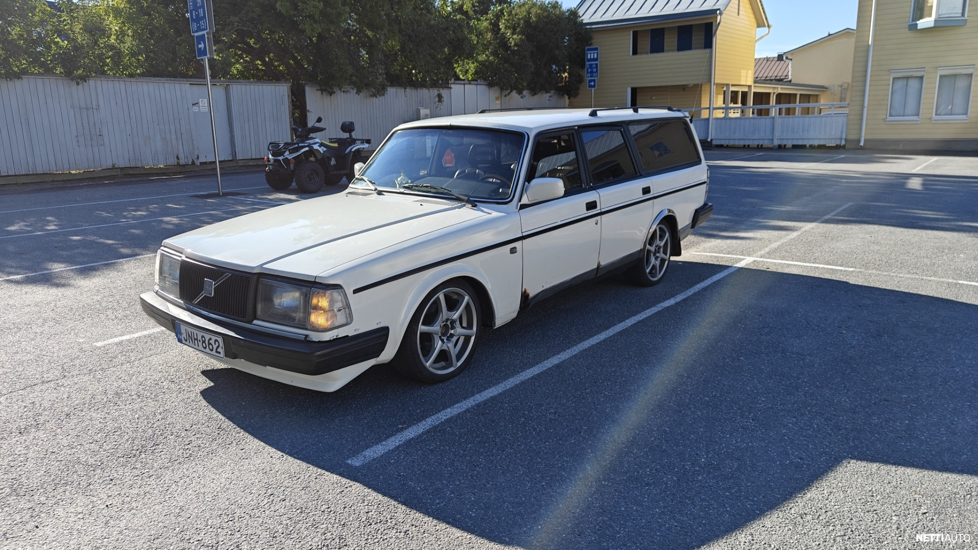 Volvo 245