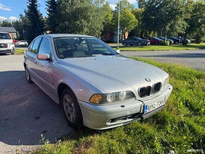 BMW 520 i 2003, photo 3/18