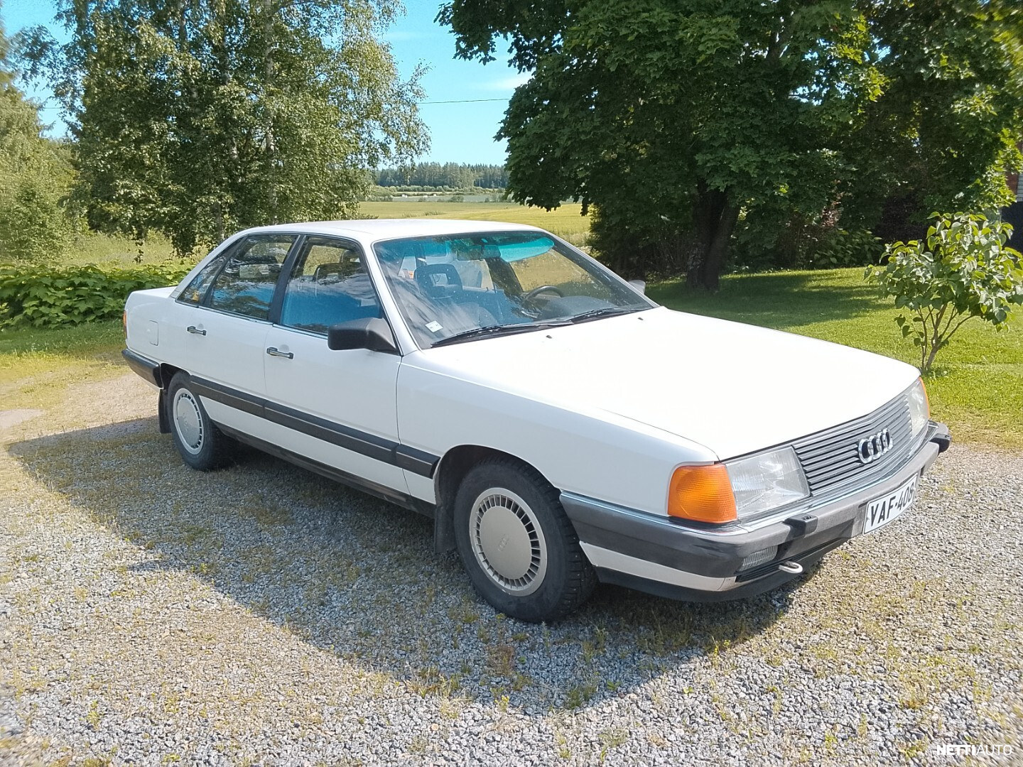 Audi 100