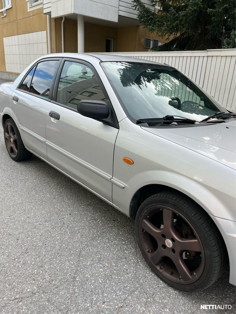 Mazda 323