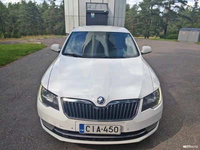 Skoda Superb 2014, photo 2/10