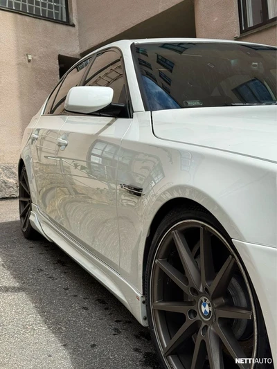 BMW 545 i 2004, kuva 6/24