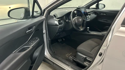 Toyota C-HR 1,8 Hybrid Active 2018, kuva 7/11