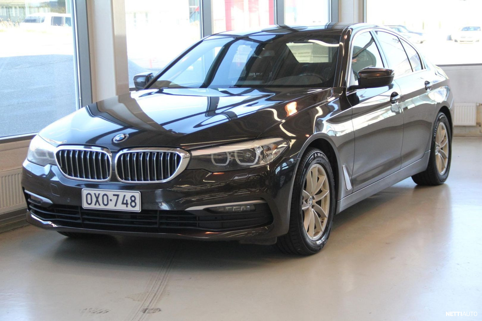 BMW 518