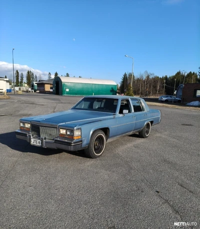 Cadillac Brougham 1988, photo 1/14