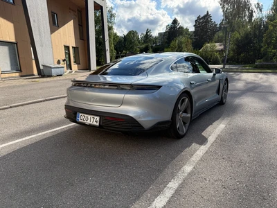 Porsche Taycan 4S 2020, kuva 2/15