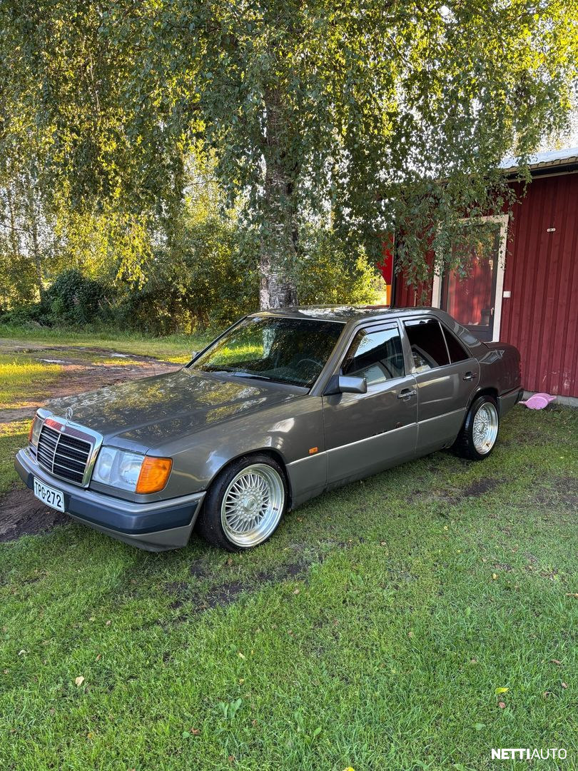 Mercedes-Benz 200