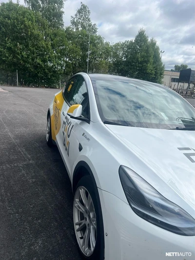 Tesla Model Y RWD 2023, kuva 3/7