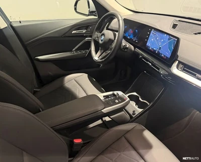 BMW iX1 U11 30 xDrive X-Line 2023, kuva 3/4
