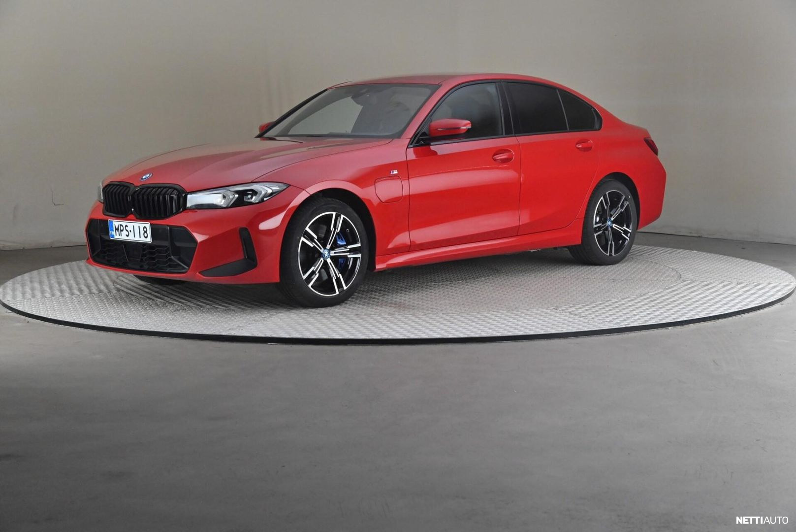 BMW 330