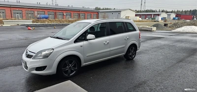 Opel Zafira 2011, photo 5/10