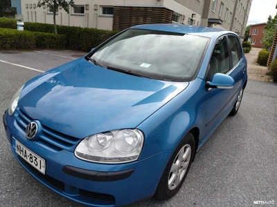 Volkswagen Golf 1,6 75 kW Comfortline 5d 2004, photo 1/11