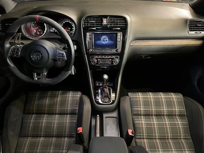 Volkswagen Golf 2010, photo 5/8