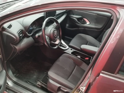 Toyota Yaris 1,5 Hybrid Active 2021, kuva 2/11