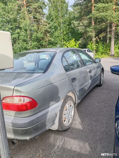 Toyota Avensis 2001, photo 3/8
