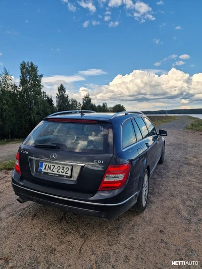 Mercedes-Benz 220 2011, kuva 2/15