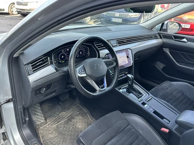 Volkswagen Passat 2021, photo 6/10