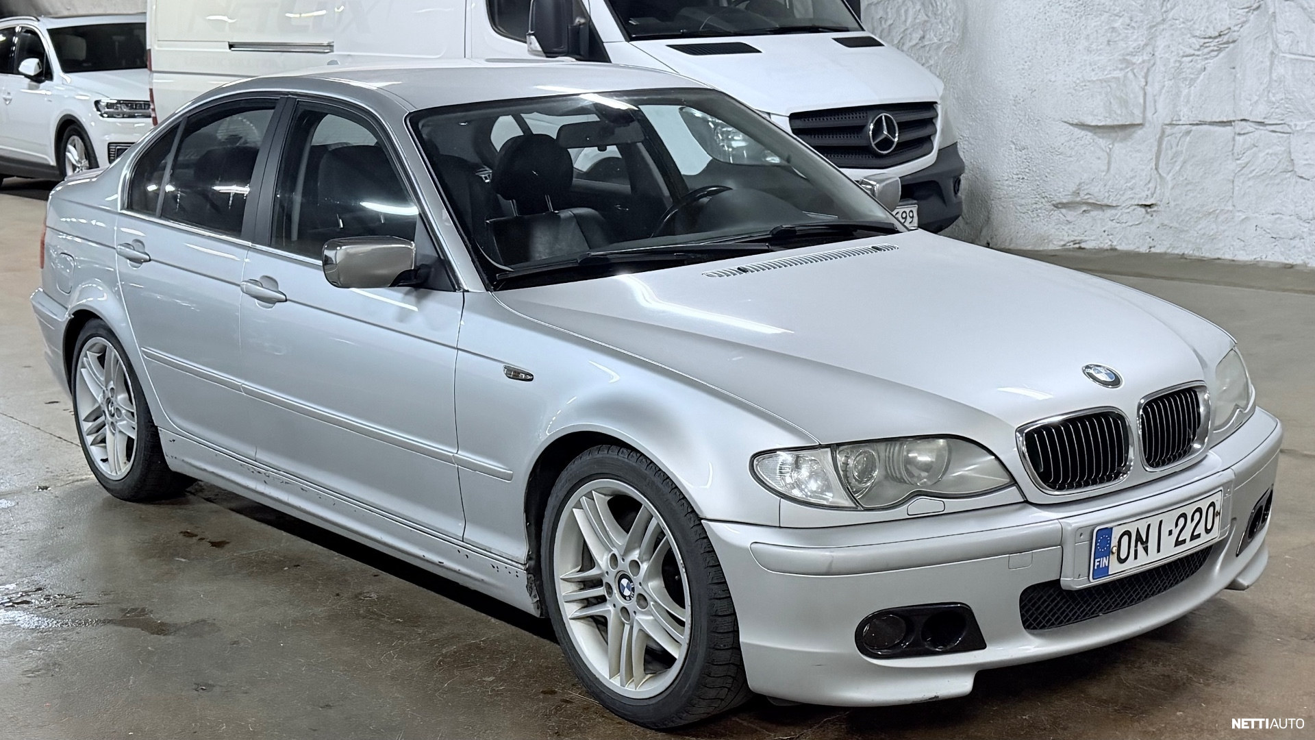 BMW 330