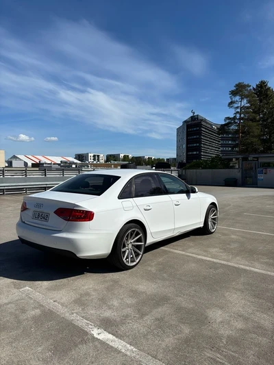 Audi A4 B8 2.0 TDI 2010, kuva 4/10