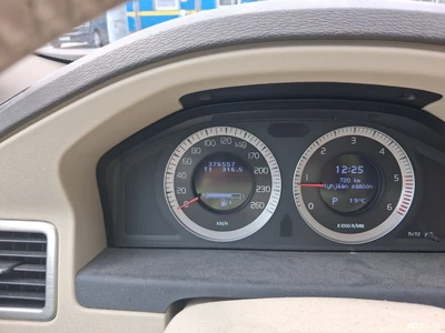 Volvo V70 D3 Momentum Business aut 2011, photo 1/3