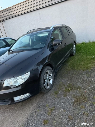Skoda Superb 2013, kuva 2/20