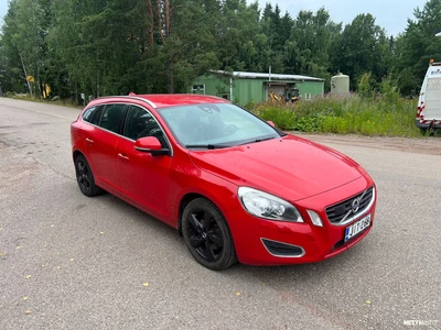 Volvo V60 D5 Momentum Business aut 2012, kuva 1/17