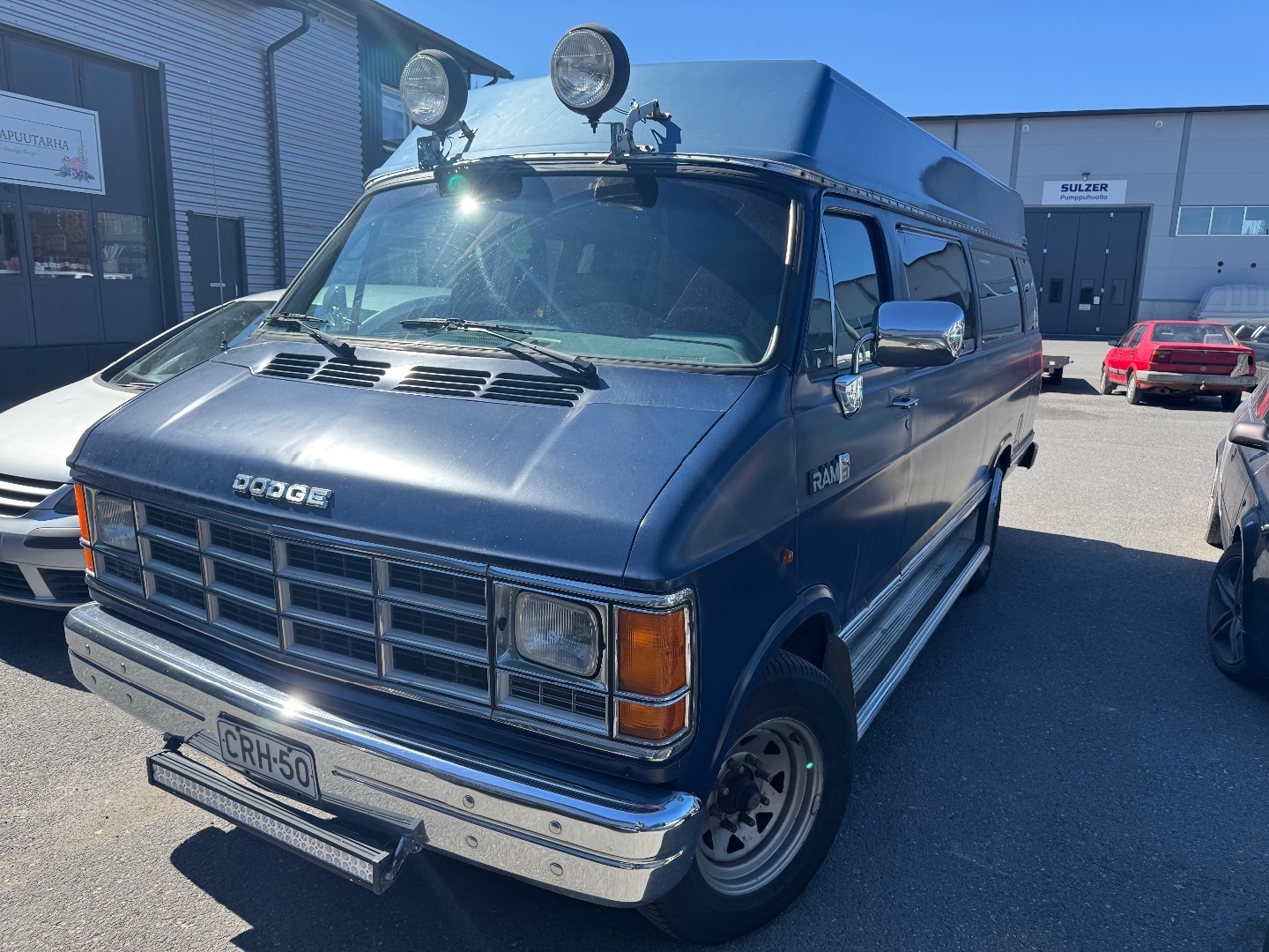Dodge Ram B350